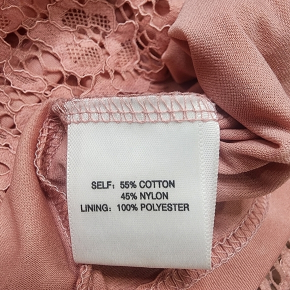 Adrienne Vittadini Dusty Pink Bell Sleeve Eyelet / Lace Top Size Small - Picture 7 of 9